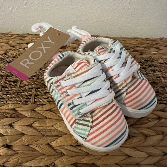 NWT Roxy Toddler size 5 TW Sheilahh slip on shoe - Picture 6 of 6